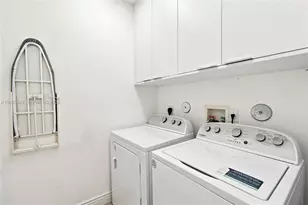1457 NW 159th Ln, Pembroke Pines, FL 33028 - Photo 21