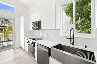 1457 NW 159th Ln, Pembroke Pines, FL 33028 - Photo 11