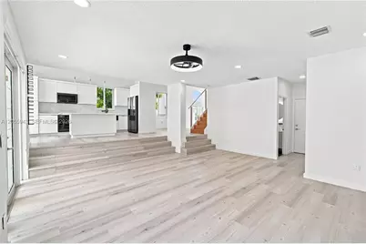 1457 NW 159th Ln, Pembroke Pines, FL 33028 - Photo 19