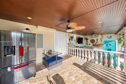 5862 W 2nd Ct, Hialeah, FL 33012 - Photo 27