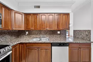 3600 Mystic Pointe Dr, Aventura, FL 33180 - Photo 5