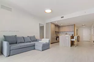 77 SE 5th St, Miami, FL 33131 - Photo 3