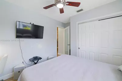 11425 NW 88th Ct, Hialeah Gardens, FL 33018 - Photo 29
