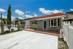 11425 NW 88th Ct, Hialeah Gardens, FL 33018 - Photo 5