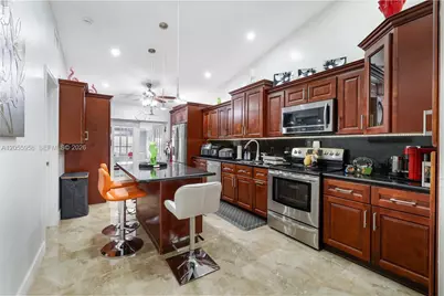 11425 NW 88th Ct, Hialeah Gardens, FL 33018 - Photo 11