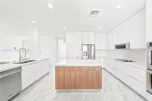 3933 E Hibiscus St, Weston, FL 33332 - Photo 13