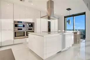 88 SW 7th St, Miami, FL 33130 - Photo 11