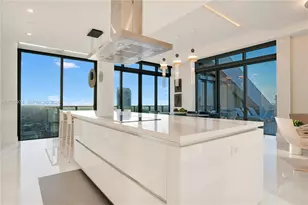88 SW 7th St, Miami, FL 33130 - Photo 7