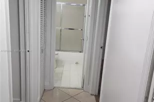 1725 W 60th St, Hialeah, FL 33012 - Photo 21