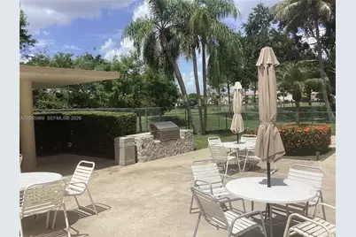 800 NE 195th St #415, Miami, FL 33179 - Photo 5
