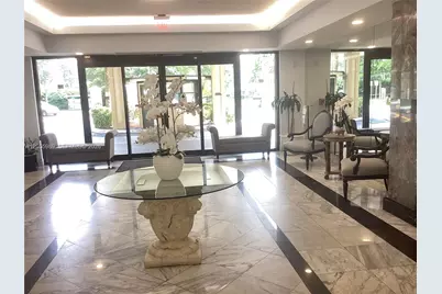 800 NE 195th St #415, Miami, FL 33179 - Photo 3