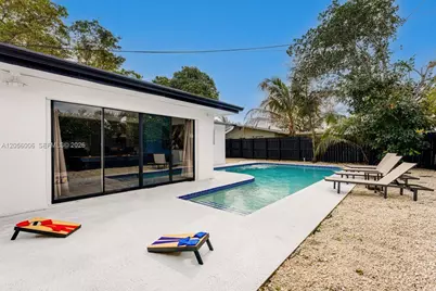 600 N 66th Ter, Hollywood, FL 33024 - Photo 3