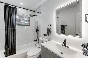 600 N 66 Terrace, Hollywood, FL 33024 - Photo 13