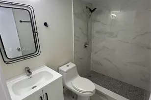 10090 NW 80th Ct, Hialeah Gardens, FL 33016 - Photo 11