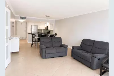 2000 Atlantic Shores Blvd #316, Hallandale Beach, FL 33009 - Photo 3