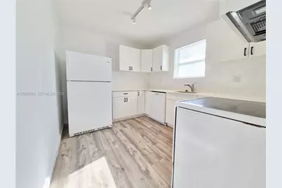 1922 NW 1st St #1, Miami, FL 33125 - Photo 5