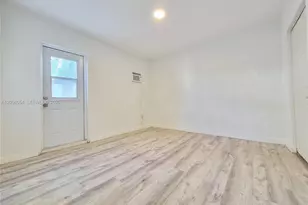 1922 NW 1st St, Miami, FL 33125 - Photo 11