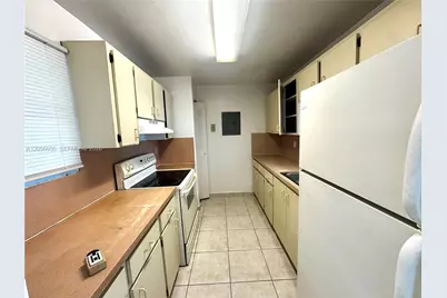 888 NE 132nd St #207, North Miami, FL 33161 - Photo 3
