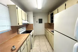 888 NE 132nd St, North Miami, FL 33161 - Photo 3