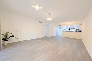 310 Lakeview Dr, Weston, FL 33326 - Photo 17