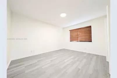310 Lakeview Dr #105, Weston, FL 33326 - Photo 11