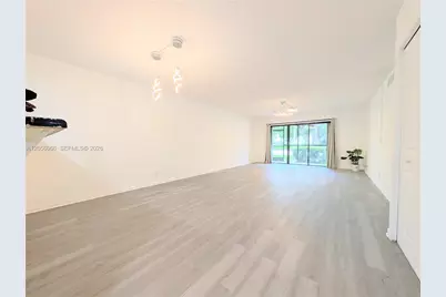 310 Lakeview Dr #105, Weston, FL 33326 - Photo 15