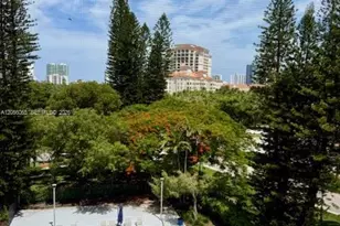 20100 W Country Club Dr, Aventura, FL 33180 - Photo 25
