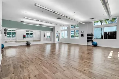 1900 N Bayshore Dr #4003, Miami, FL 33132 - Photo 19