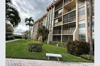 2000 Atlantic Shores Blvd #404, Hallandale Beach, FL 33009 - Photo 7