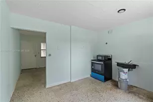 1250 W 26th Pl, Hialeah, FL 33010 - Photo 13