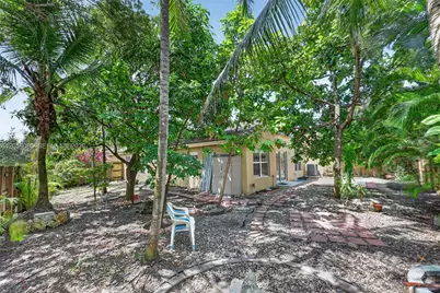 2073 SE 13th St, Homestead, FL 33035 - Photo 19