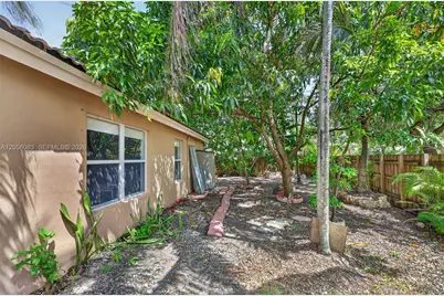 2073 SE 13th St, Homestead, FL 33035 - Photo 21