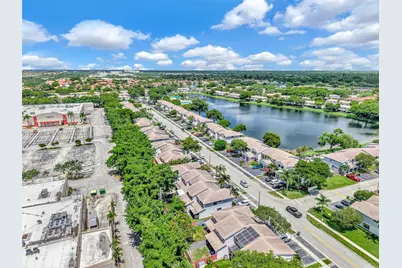 10372 NW 3rd St, Pembroke Pines, FL 33026 - Photo 31