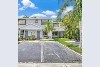 10372 NW 3rd St, Pembroke Pines, FL 33026 - Photo 23