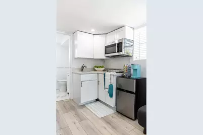 935 NE 164th St, North Miami Beach, FL 33162 - Photo 23