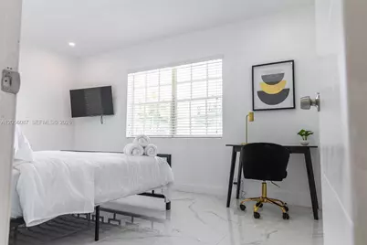 935 NE 164th St, North Miami Beach, FL 33162 - Photo 7