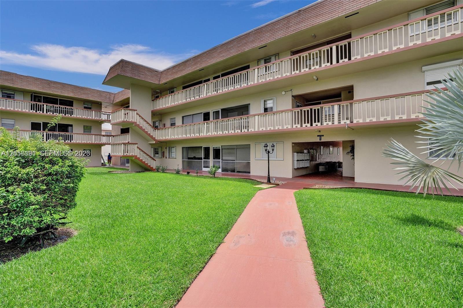 5300 Washington St #T220 - 5300 Washington St #T220, Hollywood, FL 33021 Luxury Property | Jose Angel Pina