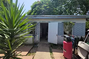 722 SW 3rd Ave, Homestead, FL 33030 - Photo 1