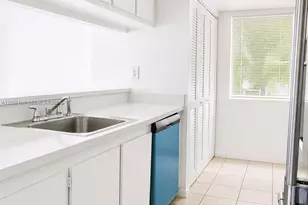 9821 NW 37th St, Sunrise, FL 33351 - Photo 9