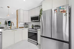 10372 NW 3rd St, Pembroke Pines, FL 33026 - Photo 5