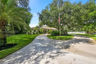 11070 SW 52nd Ct, Davie, FL 33328 - Photo 3