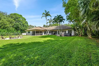11070 SW 52nd Ct, Davie, FL 33328 - Photo 7