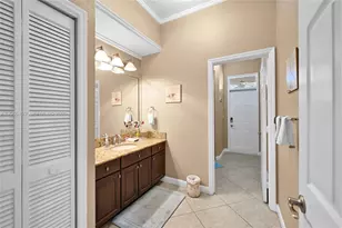 11070 SW 52nd Ct, Davie, FL 33328 - Photo 21