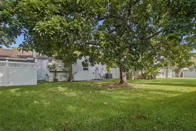 450 E Lakewood Cir E #B, Margate, FL 33063 - Photo 21