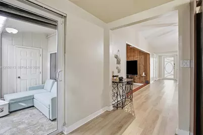 450 E Lakewood Cir E #B, Margate, FL 33063 - Photo 13