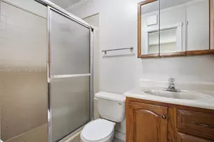 450 E Lakewood Cir E, Margate, FL 33063 - Photo 17