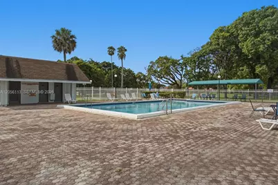 450 E Lakewood Cir E #B, Margate, FL 33063 - Photo 23