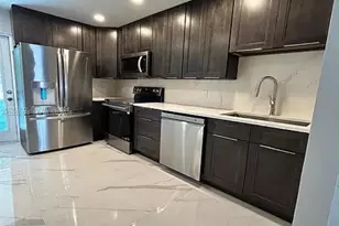 241 NE 55th St, Fort Lauderdale, FL 33334 - Photo 9