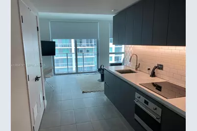 227 NE 2nd St #1910, Miami, FL 33132 - Photo 3