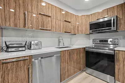500 Bayview Dr #822, Sunny Isles Beach, FL 33160 - Photo 25